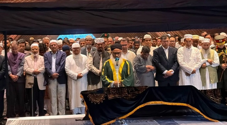 রাষ্ট্রীয় মর্যাদায় দাফন সম্পন্ন ব্যারিস্টার জমির উদ্দিন সরকারের